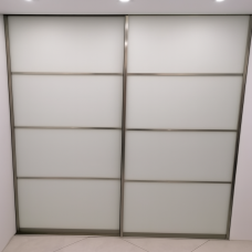 Шкаф-купе с матовым стеклом, модель 10